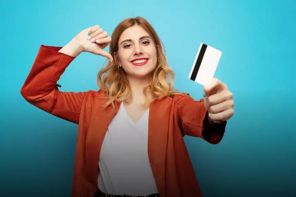 Cartão de crédito com limite na hora para negativado: como conseguir