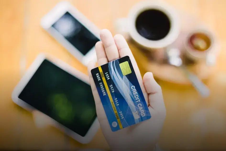 Cartão de crédito online aprovado na hora para negativado: descubra como