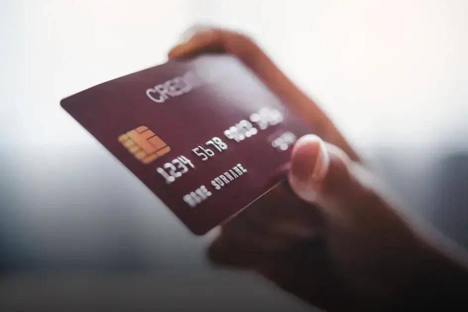 Cartão de crédito para servidor público negativado: descubra como conseguir