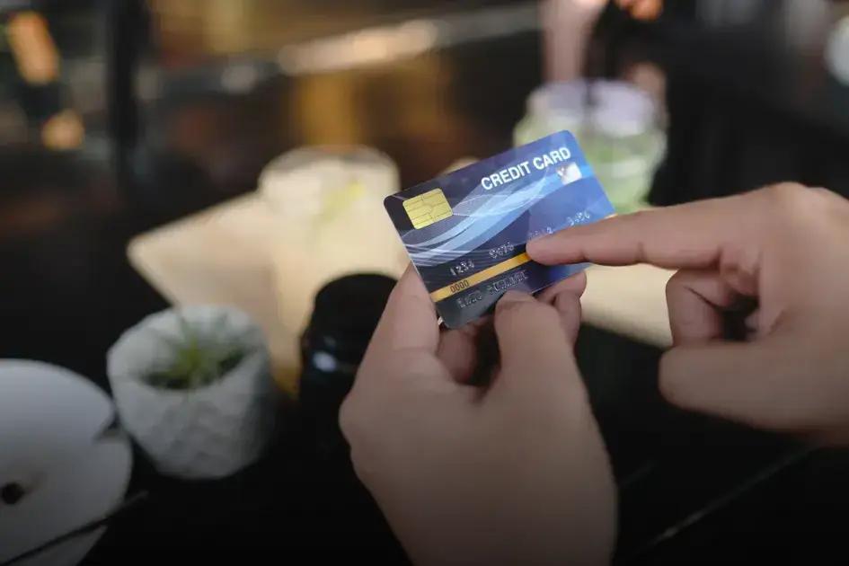 Cartão para negativados de crédito: como conseguir um sem complicações