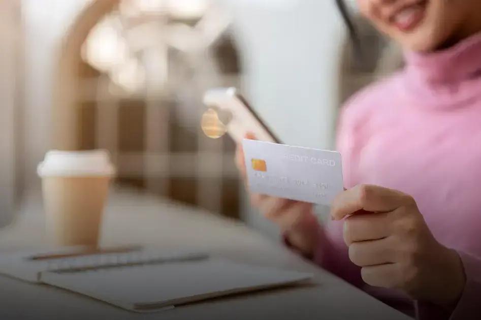 Qual é o melhor cartão de crédito para negativados e como conseguir um?