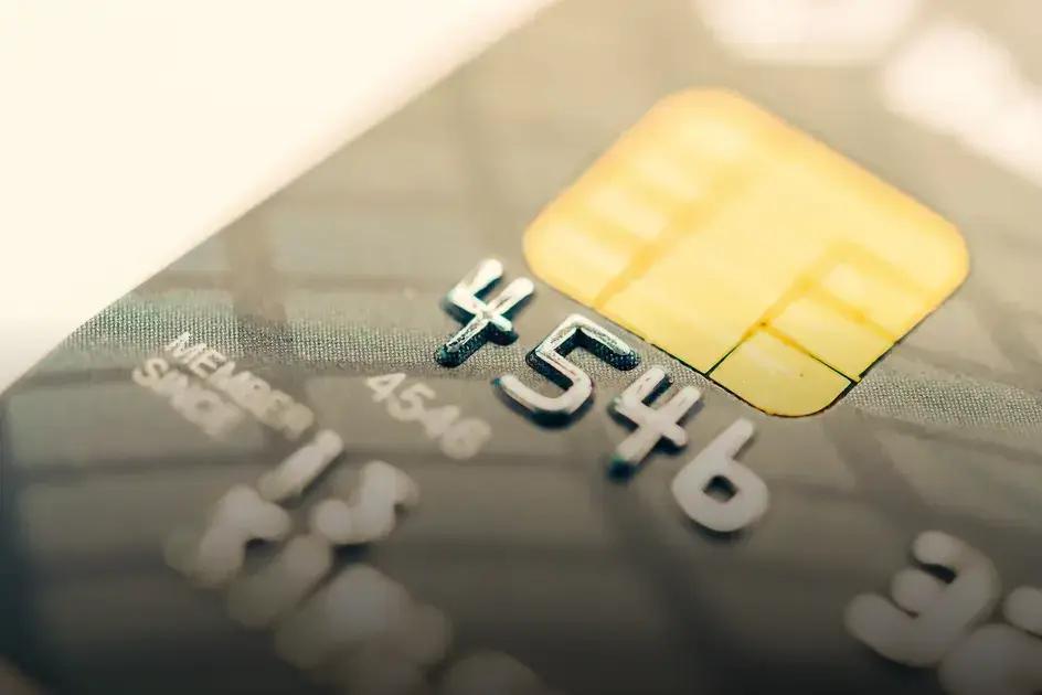 Solicitar cartão de crédito para negativados: como aumentar suas chances